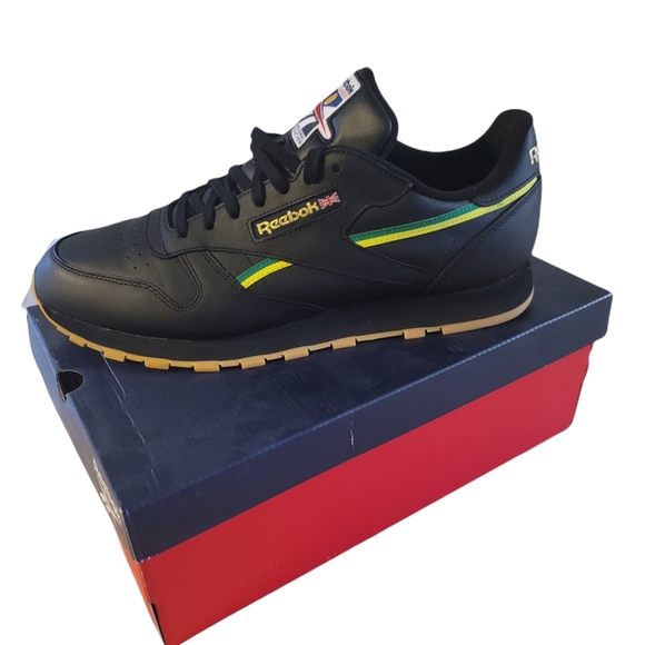 Reebok Classic - Picture 2 of 5